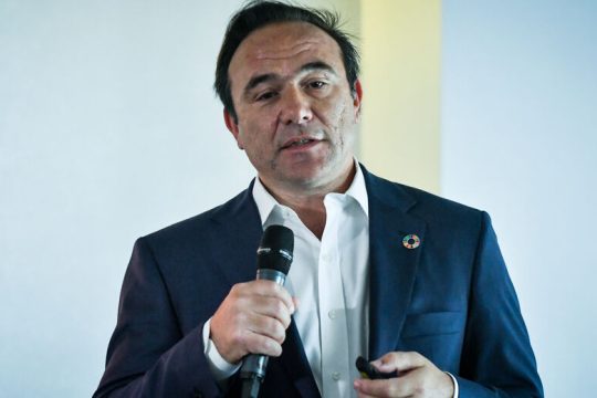 Π. Κόκκαλης: «Οικονομική και γεωπολιτική τροχοπέδη η εξάρτηση από τα ορυκτά καύσιμα»