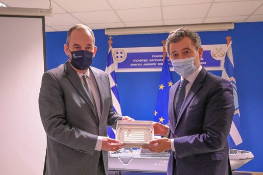 Ο Γάλλος υπ. Εσωτερικών στο υπουργείο Ναυτιλίας