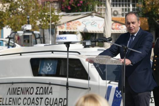 Το Λιμενικό παρέλαβε το πρώτο από τα 5 νέα περιπολικά σκάφη με υγειονομικό εξοπλισμό