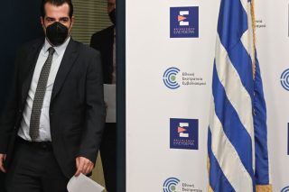 Σφύριξε, αλλά δεν έληξε η πανδημία