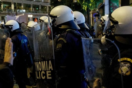 Προπηλακισμό και επίθεση από ΜΑΤ καταγγέλλουν βουλευτές του ΜέΡΑ25
