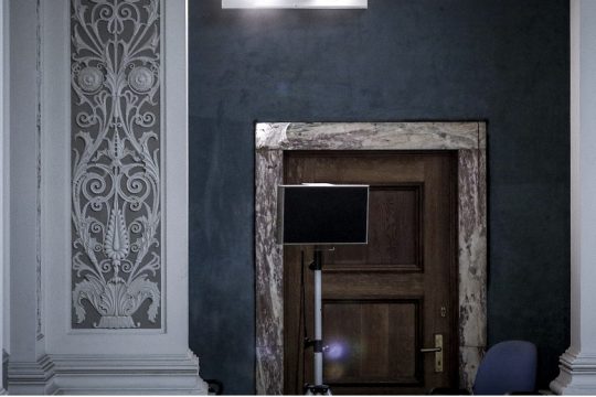 Κλειστές πόρτες
