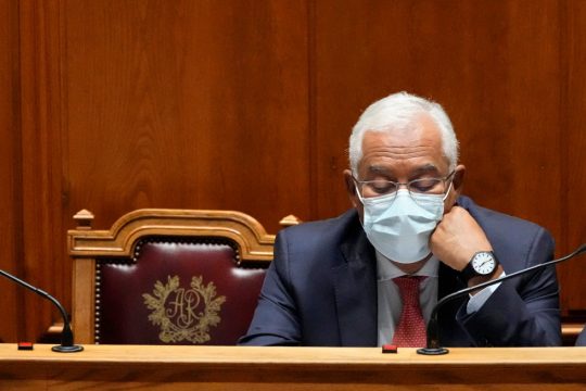 Πορτογαλία: Σε τροχιά κατάρρευσης η κυβέρνηση αν δεν ψηφισθεί ο κρατικός προπολογισμός
