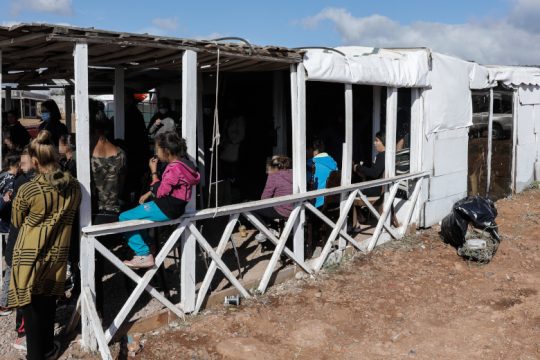 Δεύτερη νύχτα διαμαρτυρίας στην εθνική για τον θάνατο του 18χρονου Ρομά