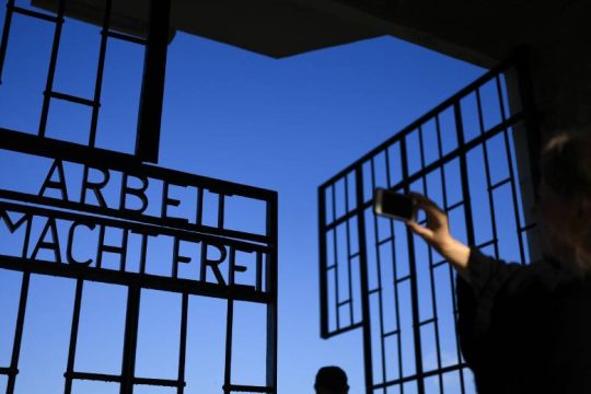 Στο «σκαμνί» αιωνόβιος, φρουρός των στρατοπέδων συγκέντρωσης