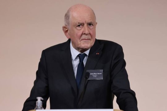 Καθολικοί ιερείς κακοποίησαν σεξουαλικά 216.000 παιδιά στη Γαλλία από το 1950