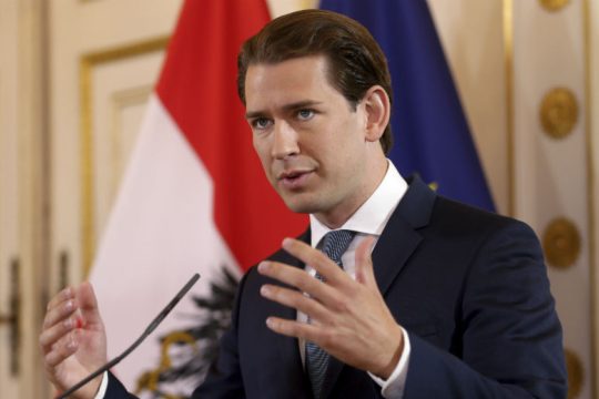 Έρευνα για διαφθορά στην καγκελαρία και το κυβερνών κόμμα της Αυστρίας