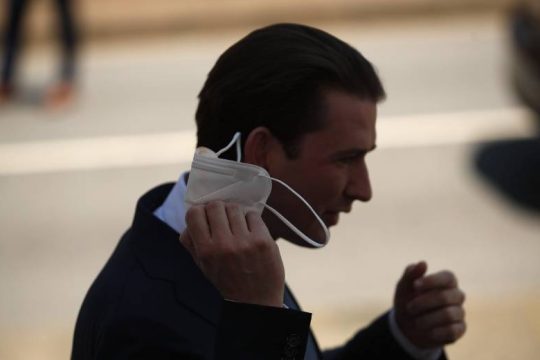 Παραιτήθηκε ο καγκελάριος της Αυστρίας Σεμπάστιαν Κουρτς
