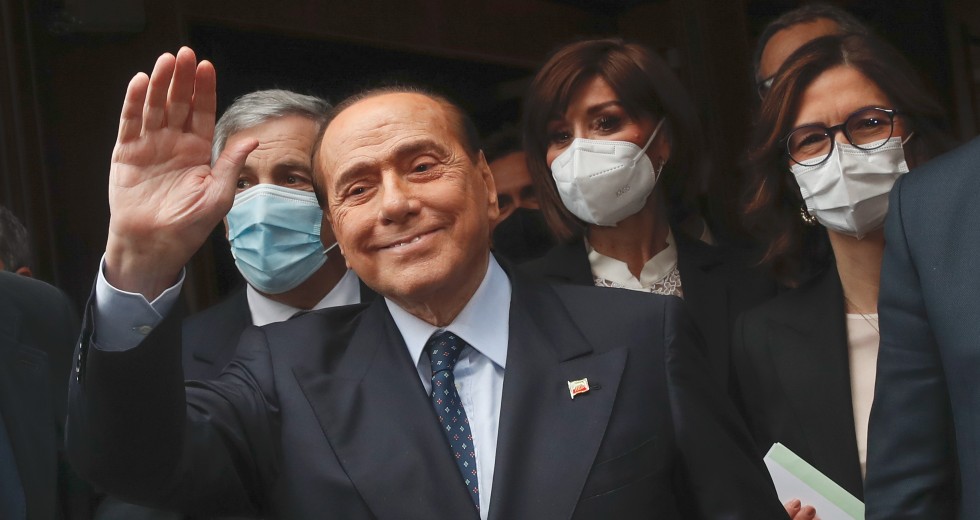 «Αθώος» ο Μπερλουσκόνι για τα «μπούνγκα-μπούνγκα» πάρτι
