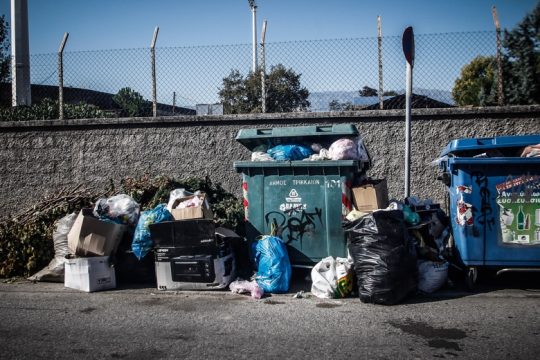 Αναβολή του τέλους ταφής ζητούν οι δήμοι
