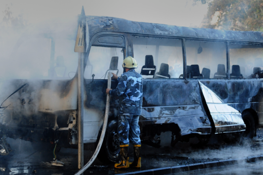 Πολύνεκρη βομβιστική επίθεση και έκρηξη λεωφορείου στη Συρία