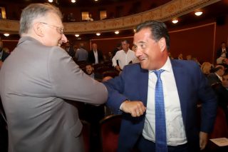 Πανηγυρίζουν και οπλίζουν το χέρι κάθε επίδοξου Κορκονέα