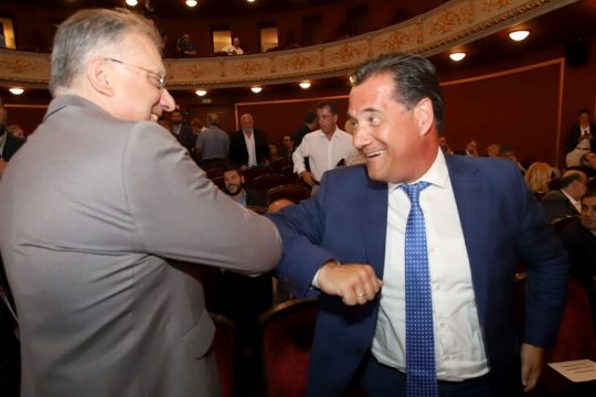 Πανηγυρίζουν και οπλίζουν το χέρι κάθε επίδοξου Κορκονέα