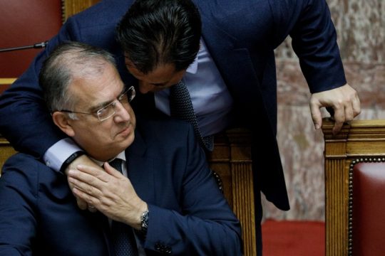 Οι τριάντα οκτώ σφαίρες της κυβέρνησης