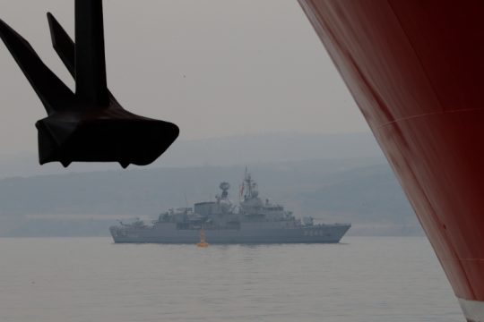 Τουρκικά πολεμικά πλοία εντός κυπριακής ΑΟΖ κλιμακώνουν την ένταση