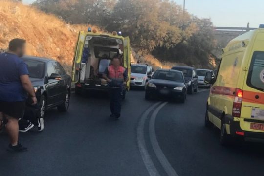 Ηράκλειο: Σοβαρό τροχαίο με δύο τραυματίες κοντά στο αεροδρόμιο