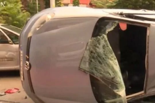 Ανατροπή οχήματος στη Νέα Σμύρνη