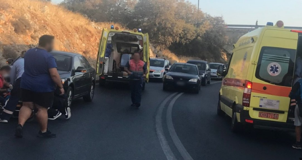 Ηράκλειο: Σοβαρό τροχαίο με δύο τραυματίες κοντά στο αεροδρόμιο