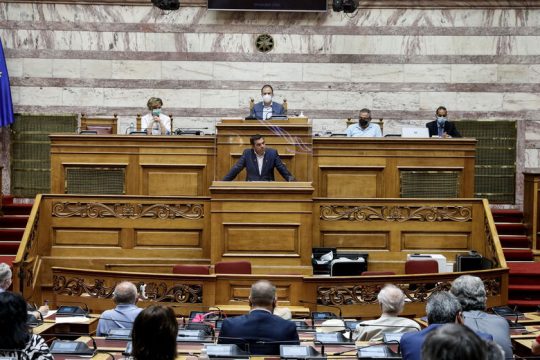 «Ξεσκονίζουν» τη συμφωνία