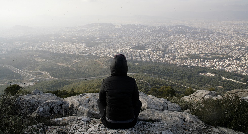 Ενα κορίτσι στον Υμηττό