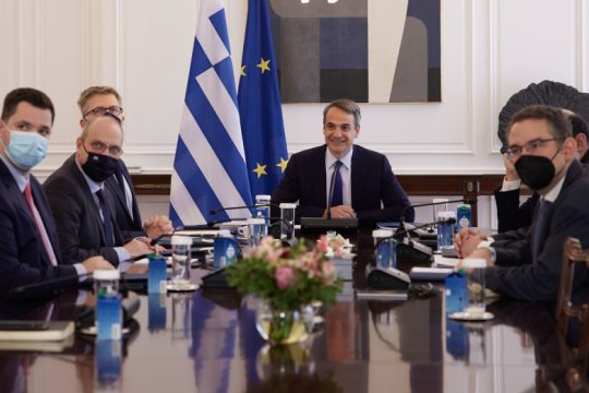 «Εγκώμιον» κυβερνήσεως Μητσοτάκη