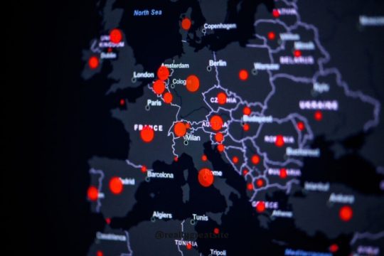 Τρέχει να προλάβει νέα… Βαβέλ η Ε.Ε.