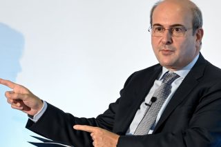 Ο Χατζηδάκης επαφίεται στην ιδιωτική αγορά για τη «σωτηρία» του ΕΦΚΑ