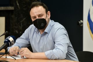 Μπέρδεμα με τις οδηγίες Μαγιορκίνη