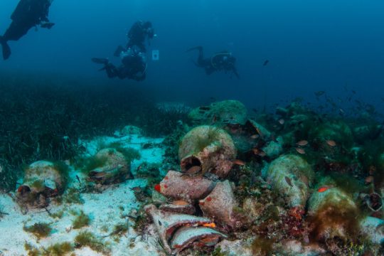 «Ταξικό» εισιτήριο-ταφόπλακα για τον καταδυτικό – αρχαιολογικό τουρισμό