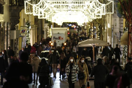 Υπουργός Υγείας: Προτεραιότητα της Ιταλίας η αναχαίτιση του τέταρτου κύματος