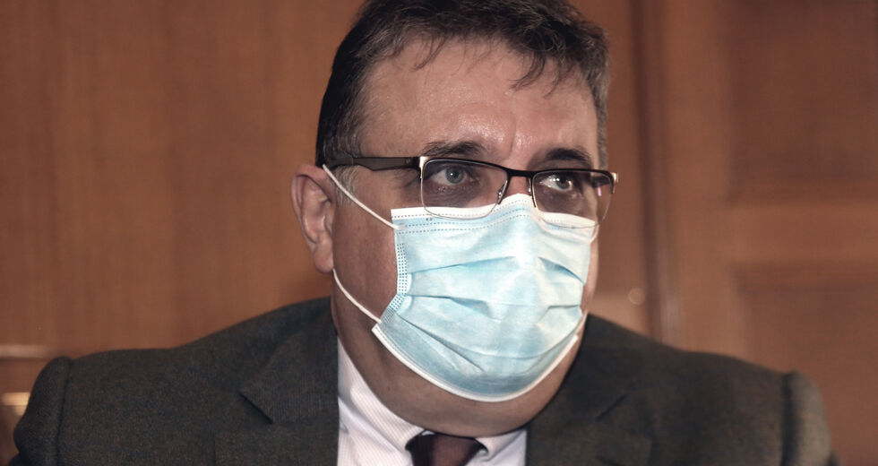 Οργή για Εξαδάκτυλο