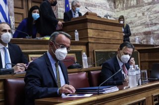 Επενδύουν σε αύξηση φόρων λόγω… ακρίβειας