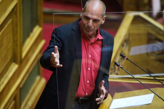 Ερώτηση Βαρουφάκη για το κόστος των «πράσινων δεσμεύσεων» Μητσοτάκη