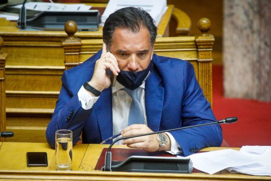 Ντρίμπλα-κοροϊδία από τον Άδωνι με click away