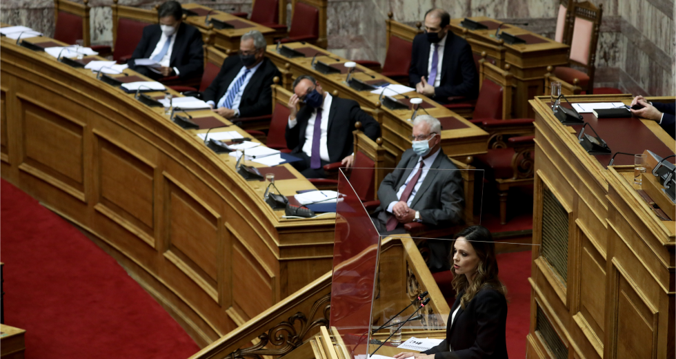 Με στοιχεία απαντά η Αχτσιόγλου στη δήλωση Σκυλακάκη