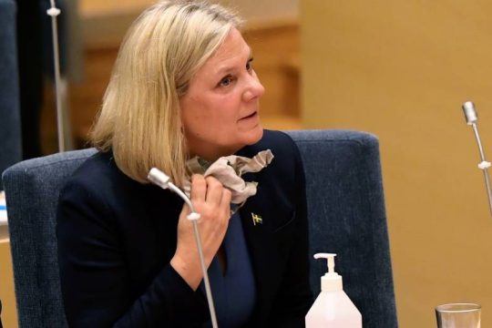 Κυβέρνηση μειοψηφίας σχηματίζει η Μαγκνταλένα Άντερσον