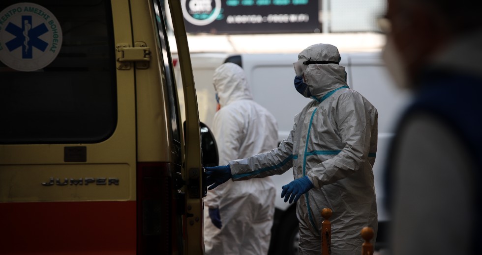 Οι γιατροί και τα νοσοκομεία ξεπέρασαν τα όριά τους, η κυβέρνηση κωφεύει