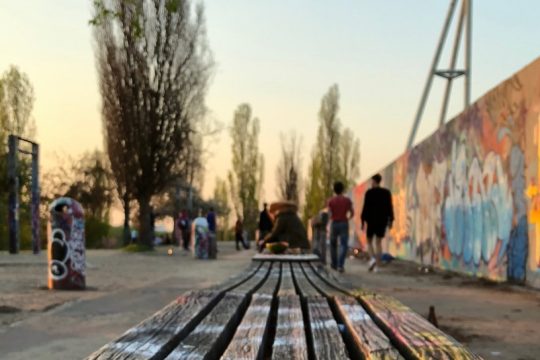 Τα τείχη πέφτουν ή όχι (ακόμη);