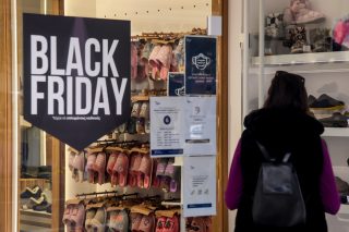 Ξεπερνά τα 300 εκατ. ο τζίρος των Black Friday – Cyber Monday