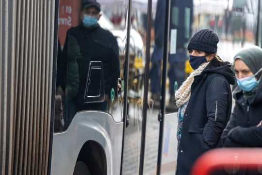 Νέοι περιορισμοί στο Βέλγιο για να ανακοπεί το νέο κύμα της πανδημίας