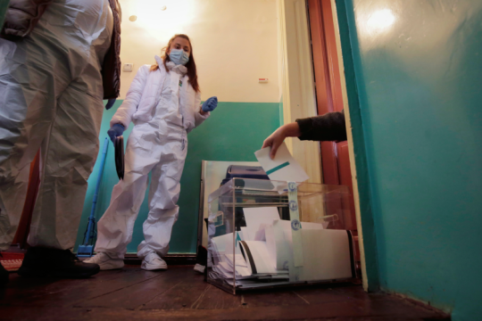 Δε βγάζουν ξεκάθαρο νικητή τα έξιτ πολ στη Βουλγαρία