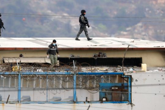 Σύγκρουση συμμοριών σε φυλακή του Ισημερινού, δεκάδες νεκροί