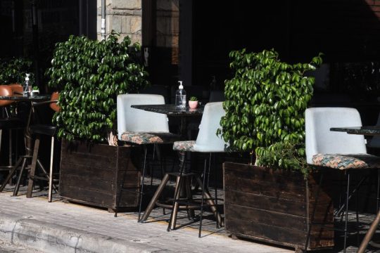 24ωρη απεργία στην εστίαση για τον φόβο λουκέτων και απώλειας θέσεων εργασίας