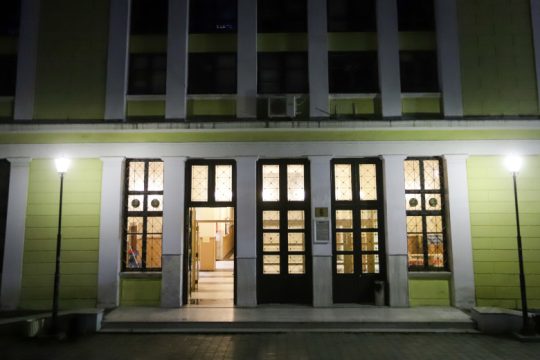 Σε κατ’ οίκον περιορισμό με «βραχιολάκι» 48χρονος που κατηγορείται για απόπειρα απαγωγής