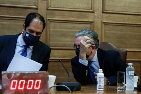 Μεταμφιεσμένοι σε αδέκαστους εισαγγελείς