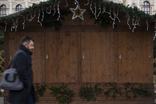 Λοκντάουν στην Αυστρία για το ΕΣΥ που στενάζει