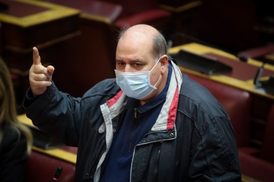 Νίκος Φίλης: «Αναρμόδιο» για την πανδημία δηλώνει το υπουργείο Παιδείας!