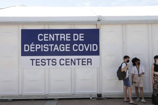 «Ύποπτα κρούσματα» σε Γαλλία και Ελβετία