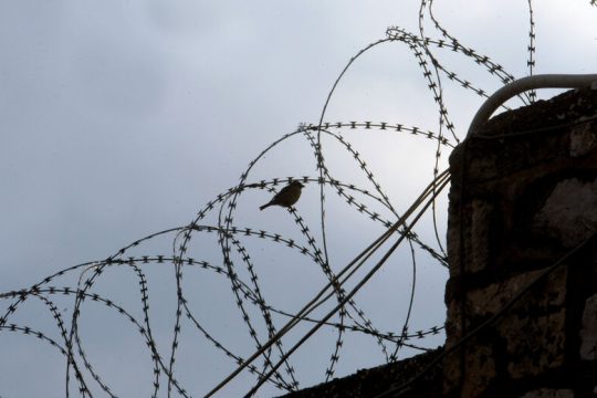 Ένταση και επεισόδια στις φυλακές Κορίνθου