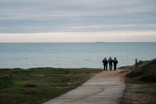 «Υγρός τάφος» για δεκάδες πρόσφυγες η Μάγχη – Ναυάγιο ανοιχτά του Καλαί